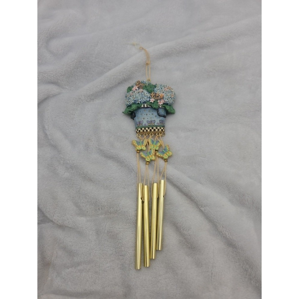 Decorative Butterflies & Flowers Wind Chime With Brass Chimes
